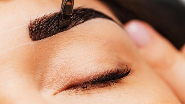 sourcils sur mesure