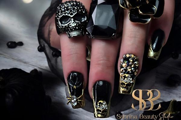 Halloween approche : avez-vous pensé à un nail art élégant et mystérieux  ?