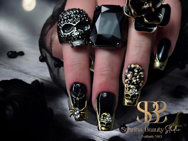 Halloween approche : avez-vous pensé à un nail art élégant et mystérieux  ?